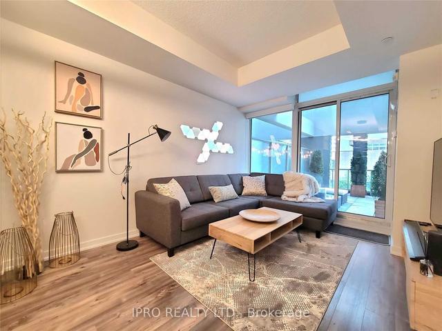 203 - 72 Esther Shiner Blvd, Condo with 1 bedrooms, 1 bathrooms and 1 parking in Toronto ON | Image 1