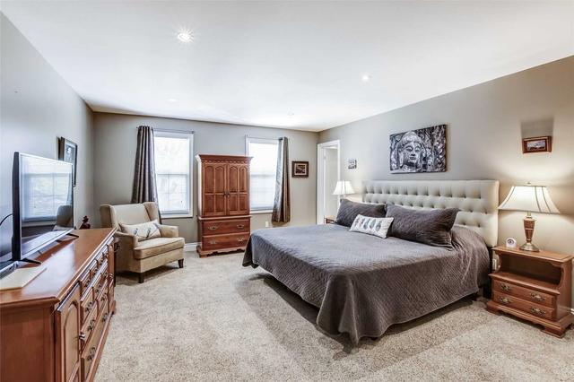 42 Stornwood Crt, Townhouse with 2 bedrooms, 4 bathrooms and 2 parking in Brampton ON | Image 7