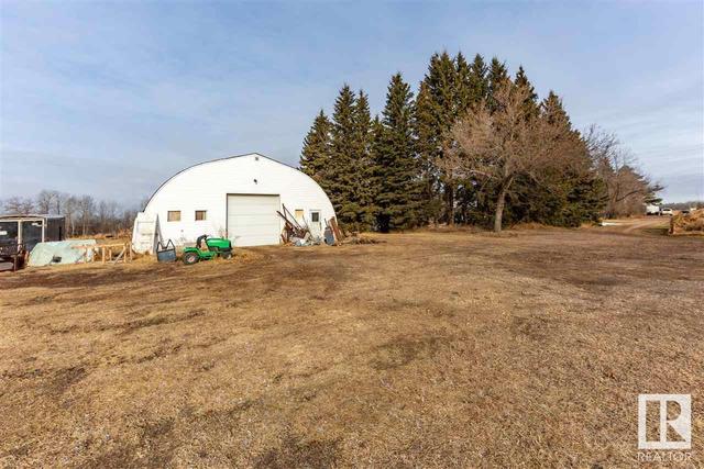 57020 Rr 221, House detached with 3 bedrooms, 2 bathrooms and null parking in Sturgeon County AB | Image 24