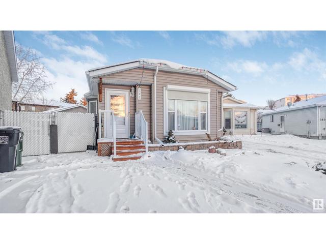 145 Hyndman Cr Nw, House detached with 4 bedrooms, 2 bathrooms and 6 parking in Edmonton AB | Image 5