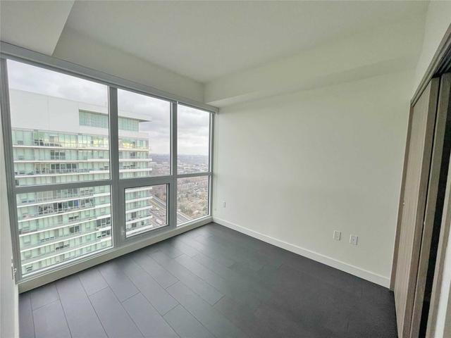 4001 - 95 Mcmahon Dr, Condo with 2 bedrooms, 2 bathrooms and 1 parking in Toronto ON | Image 5
