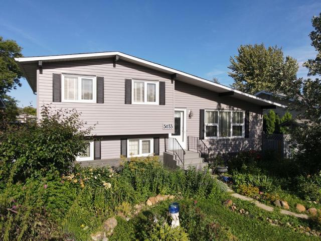 5033 43 Street, House detached with 4 bedrooms, 2 bathrooms and 2 parking in High Prairie AB | Image 5