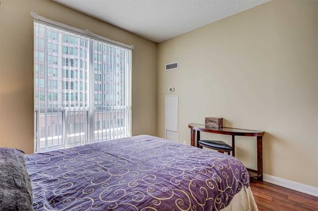 th 309 - 36 Lee Centre Dr, Condo with 2 bedrooms, 2 bathrooms and 1 parking in Toronto ON | Image 8