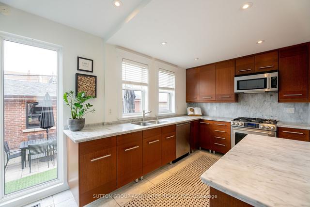 70 Beatrice St, House semidetached with 5 bedrooms, 4 bathrooms and 2 parking in Toronto ON | Image 35