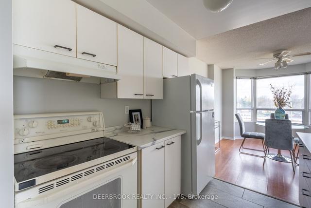 601 - 30 Chapman Crt N, Condo with 2 bedrooms, 3 bathrooms and 0 parking in London ON | Image 2