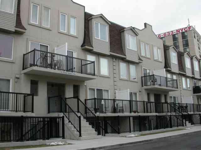 1034 - 55 George Appleton Way, Townhouse with 2 bedrooms, 2 bathrooms and 1 parking in Toronto ON | Image 1