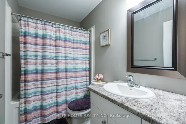 2084 Meadowgate Blvd, Townhouse with 3 bedrooms, 4 bathrooms and -2 parking in London ON | Image 13