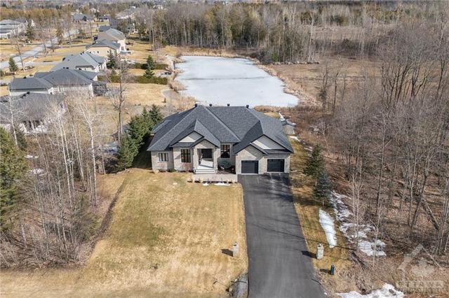 1954 Cedarlakes Way, House detached with 5 bedrooms, 4 bathrooms and 8 parking in Ottawa ON | Image 3