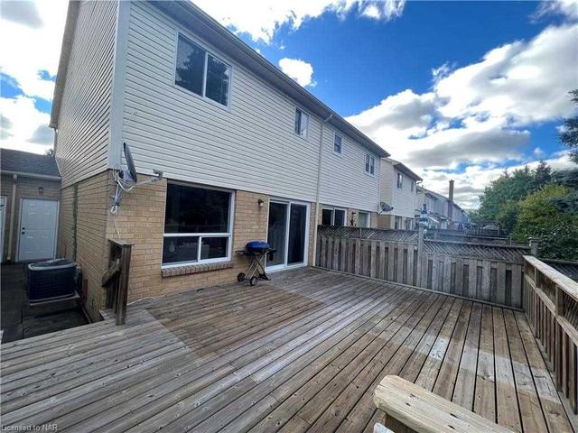 186 Dorothy St, House attached with 3 bedrooms, 3 bathrooms and 3 parking in St. Catharines ON | Image 31