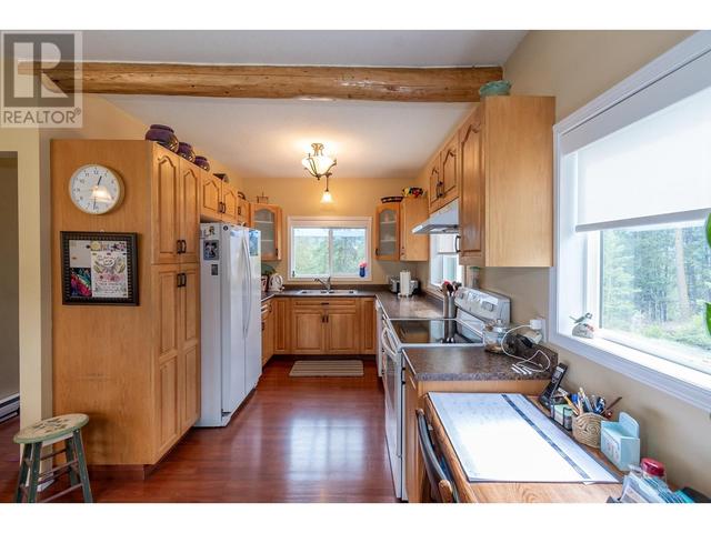 4990 Schubert Road, House detached with 2 bedrooms, 2 bathrooms and 2 parking in Spallumcheen BC | Image 14