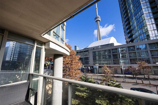 208 - 10 Navy Wharf Crt, Condo with 2 bedrooms, 2 bathrooms and 1 parking in Toronto ON | Image 14