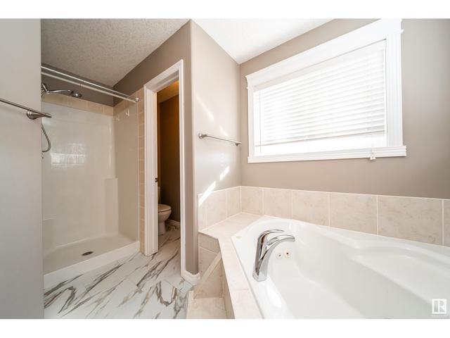 7915 3 Av Sw, House detached with 3 bedrooms, 3 bathrooms and null parking in Edmonton AB | Image 39