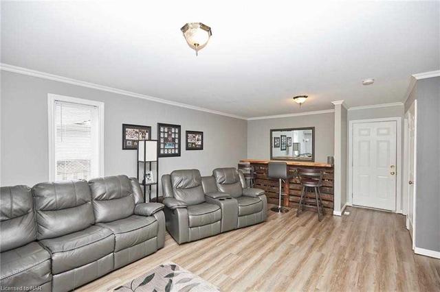 3210 Jewell Ave, House detached with 2 bedrooms, 2 bathrooms and 6 parking in Fort Erie ON | Image 9