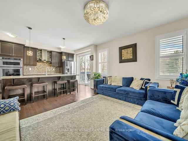 340 Shady Glen Cres, House detached with 3 bedrooms, 4 bathrooms and 3 parking in Kitchener ON | Image 3