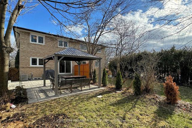 2 Topaz Gate, House semidetached with 3 bedrooms, 3 bathrooms and 3 parking in Toronto ON | Image 30