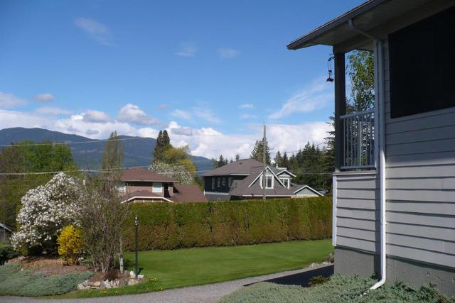 307 Nelson Avenue, House detached with 4 bedrooms, 3 bathrooms and null parking in Nakusp BC | Image 40