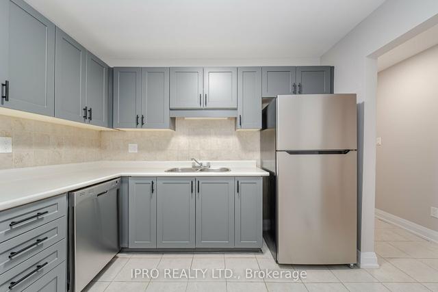 37 - 386 Highland Rd W, Townhouse with 3 bedrooms, 2 bathrooms and 2 parking in Hamilton ON | Image 9
