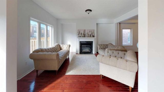 223 Valleyway Dr, House detached with 4 bedrooms, 4 bathrooms and 4 parking in Brampton ON | Image 3