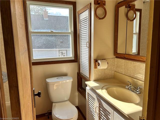 upstairs is the 4 piece bathroom | Image 11