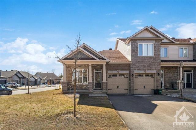 1135 Beckett Crescent, Townhouse with 3 bedrooms, 3 bathrooms and 2 parking in Ottawa ON | Image 2