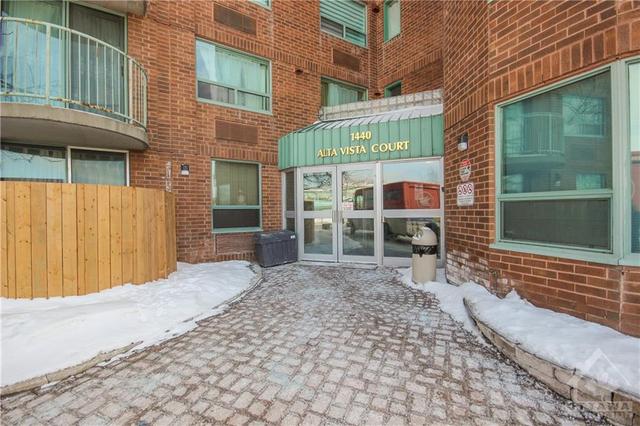 709 - 1440 Heron Road, Condo with 2 bedrooms, 2 bathrooms and 1 parking in Ottawa ON | Image 2