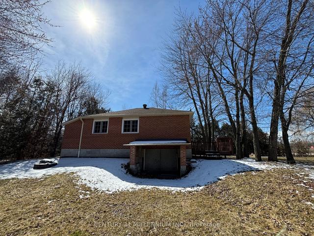 1027 Chapman St, House detached with 3 bedrooms, 1 bathrooms and 8 parking in Innisfil ON | Image 5