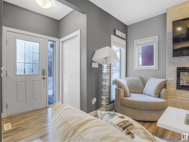 13031 132 Av Nw, House attached with 3 bedrooms, 3 bathrooms and 4 parking in Edmonton AB | Image 3