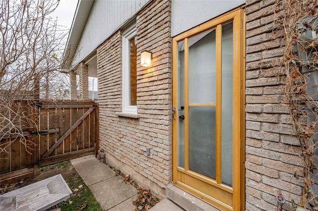 2896 Arvida Circ, House semidetached with 3 bedrooms, 2 bathrooms and 4 parking in Mississauga ON | Image 18