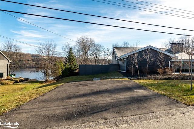 183 Hunters Bay Drive, House detached with 5 bedrooms, 3 bathrooms and 8 parking in Huntsville ON | Image 35