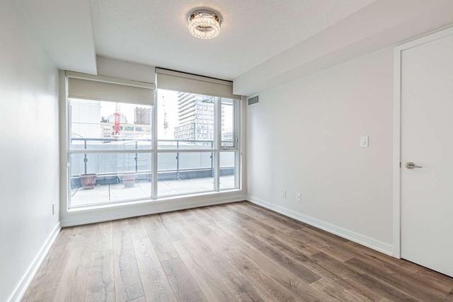 922 - 295 Adelaide St W, Condo with 1 bedrooms, 1 bathrooms and 1 parking in Toronto ON | Image 8