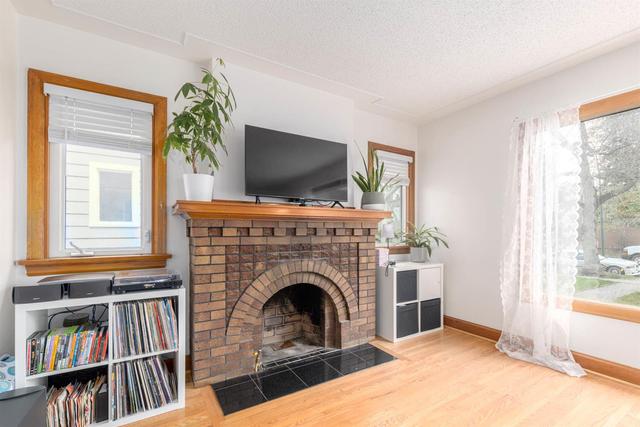 3206 Vercheres Street Sw, House detached with 3 bedrooms, 2 bathrooms and 1 parking in Calgary AB | Image 4