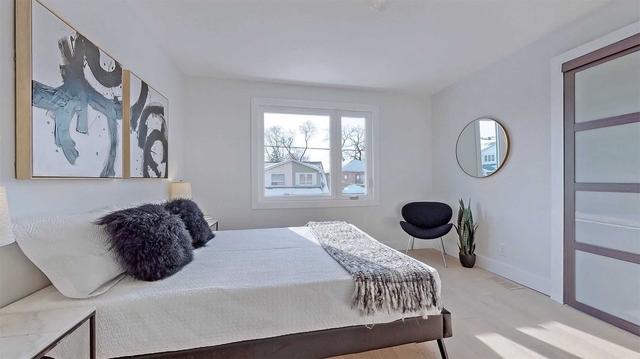 172 Queensdale Ave, House semidetached with 3 bedrooms, 2 bathrooms and 0 parking in Toronto ON | Image 14