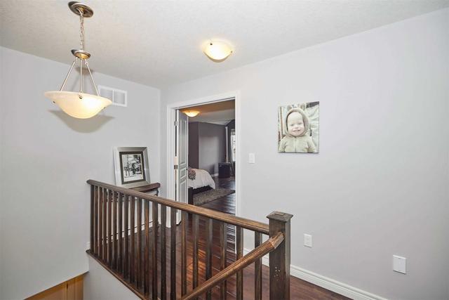 138 Escarpment Dr, House detached with 4 bedrooms, 3 bathrooms and 4 parking in Hamilton ON | Image 11