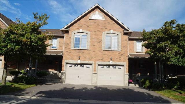 7 - 25 Hamilton St S, Townhouse with 3 bedrooms, 3 bathrooms and 1 parking in Hamilton ON | Image 1