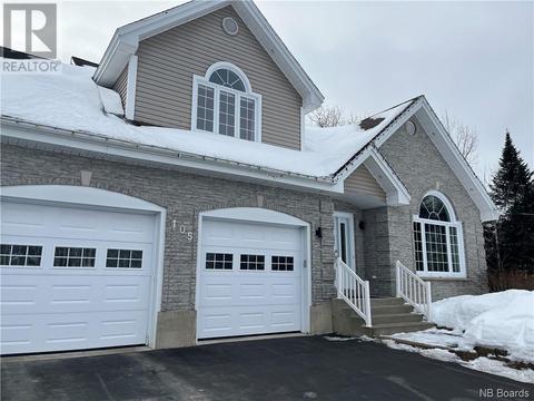 105 West Lane, House detached with 3 bedrooms, 1 bathrooms and null parking in Bathurst NB | Card Image