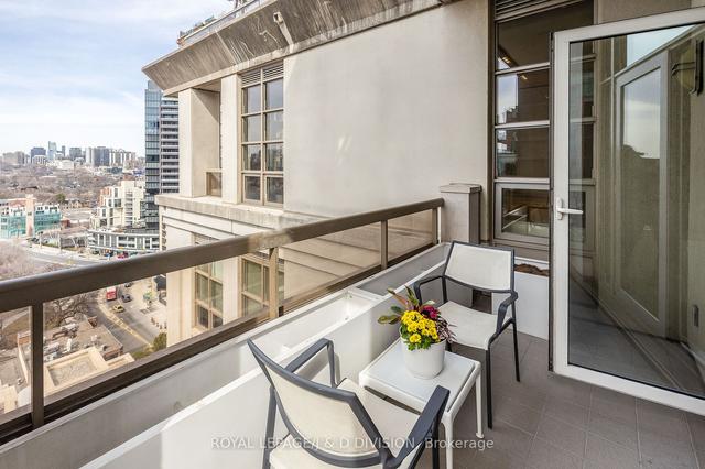1602 - 68 Yorkville Ave, Condo with 2 bedrooms, 3 bathrooms and 2 parking in Toronto ON | Image 13