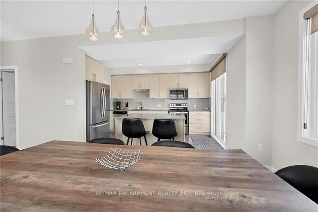904 West Village Sq, Condo with 4 bedrooms, 4 bathrooms and 4 parking in London ON | Image 4