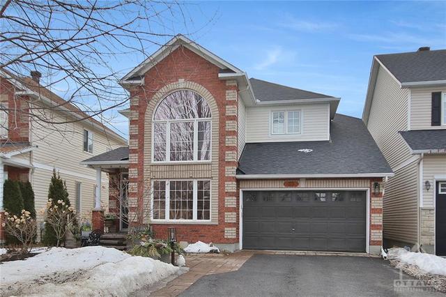 33 Calderwood Way, House detached with 4 bedrooms, 4 bathrooms and 6 parking in Ottawa ON | Image 1