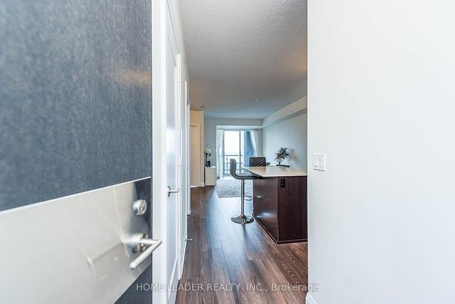 2004 - 18 Graydon Hall Dr, Condo with 1 bedrooms, 1 bathrooms and 2 parking in Toronto ON | Image 5