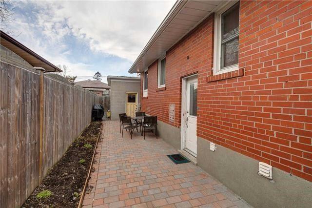 453 Lynett Cres, House detached with 2 bedrooms, 1 bathrooms and 2 parking in Richmond Hill ON | Image 4