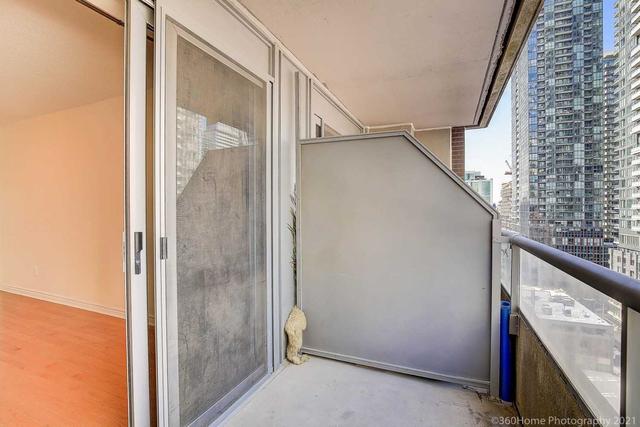1526 - 250 Wellington St W, Condo with 1 bedrooms, 1 bathrooms and 1 parking in Toronto ON | Image 3