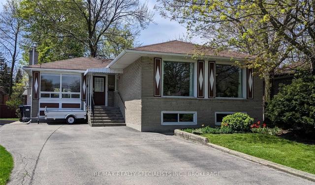 3546 The Credit Woodlands St, House detached with 2 bedrooms, 1 bathrooms and 2 parking in Mississauga ON | Image 1