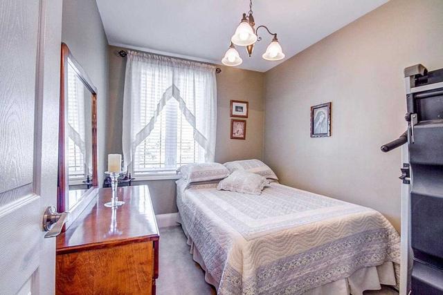 61 Torrens Ave, House detached with 3 bedrooms, 2 bathrooms and 7 parking in Toronto ON | Image 17