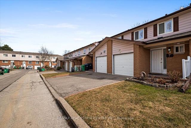 4 - 3525 Brandon Gate Dr, Townhouse with 3 bedrooms, 3 bathrooms and 2 parking in Mississauga ON | Image 12