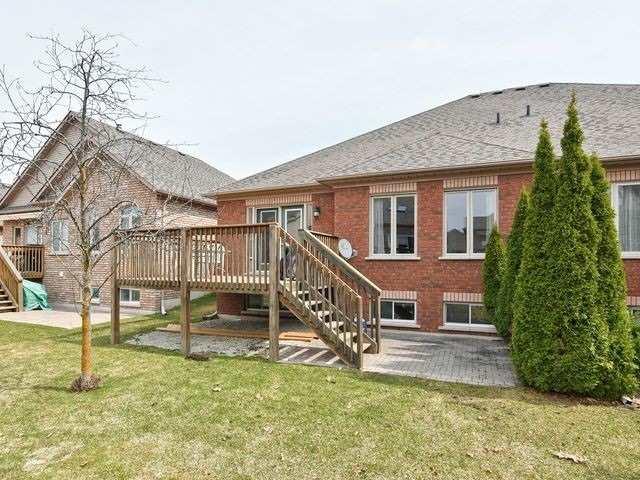18 Malibu Manor, Condo with 1 bedrooms, 2 bathrooms and 3 parking in New Tecumseth ON | Image 22