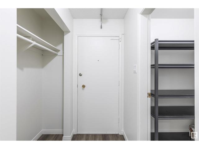 102 - 15930 109 Av Nw, Condo with 2 bedrooms, 1 bathrooms and 1 parking in Edmonton AB | Image 3