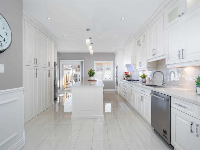 19 Estoril Terr, House detached with 3 bedrooms, 4 bathrooms and 2 parking in Toronto ON | Image 21
