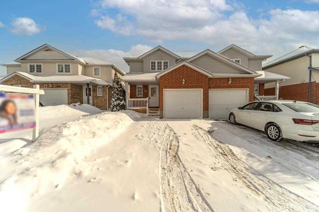 10 Activa Ave, House semidetached with 3 bedrooms, 3 bathrooms and 3 parking in Kitchener ON | Image 1