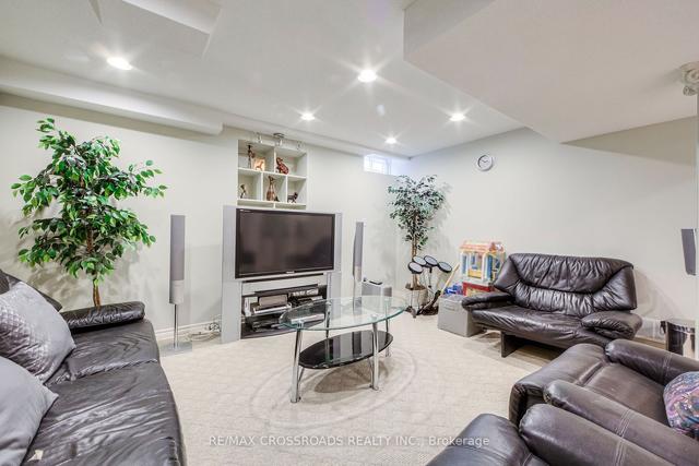 238 Highglen Ave, House detached with 4 bedrooms, 5 bathrooms and 5 parking in Markham ON | Image 30