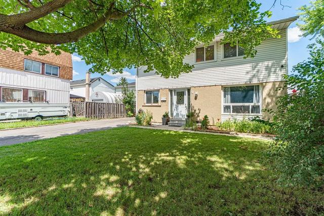 9 Glencairn Sq, House detached with 3 bedrooms, 2 bathrooms and 5 parking in Brampton ON | Image 1